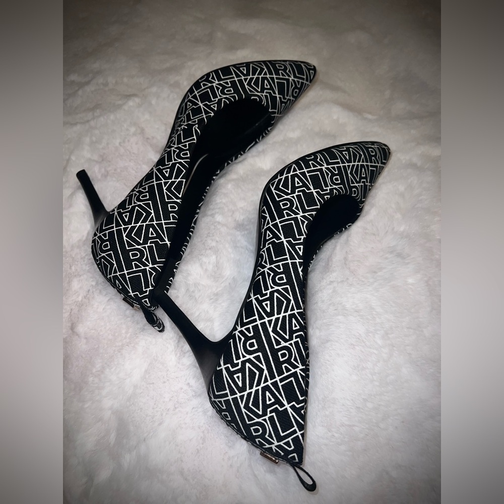 Karl Lagerfeld Royale Pointed Toe Pump